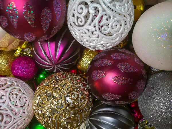 Блискучі різдвяні яйця. Різдвяні прикраси на Новий рік і Різдво. — стокове фото