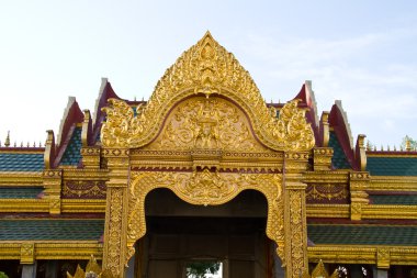 Maha Chedi Chaimongkol Tapınağı