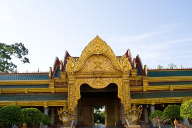 Maha Chedi Chaimongkol Tapınağı