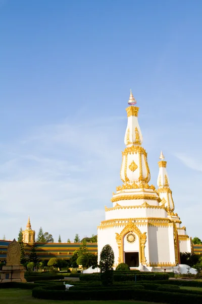 Thajské chrám, maha chedi chaimongkol v roi et provincie Thajska — Stock fotografie