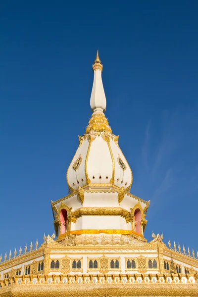 Templo tailandês, Maha Chedi Chaimongkol em Roi et Province Tailândia — Fotografia de Stock