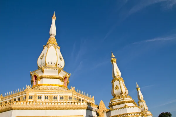 Thai temple, Maha Chedi Chaimongkol-ROI et tartomány Thaiföld — Stock Fotó