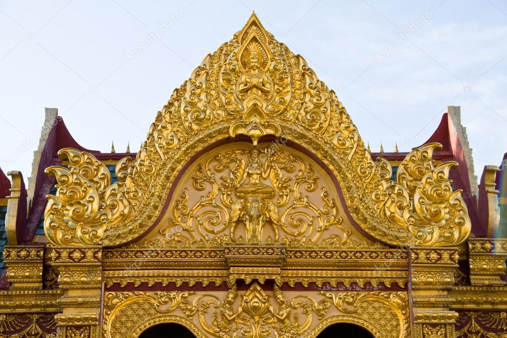 Maha Chedi Chaimongkol temple