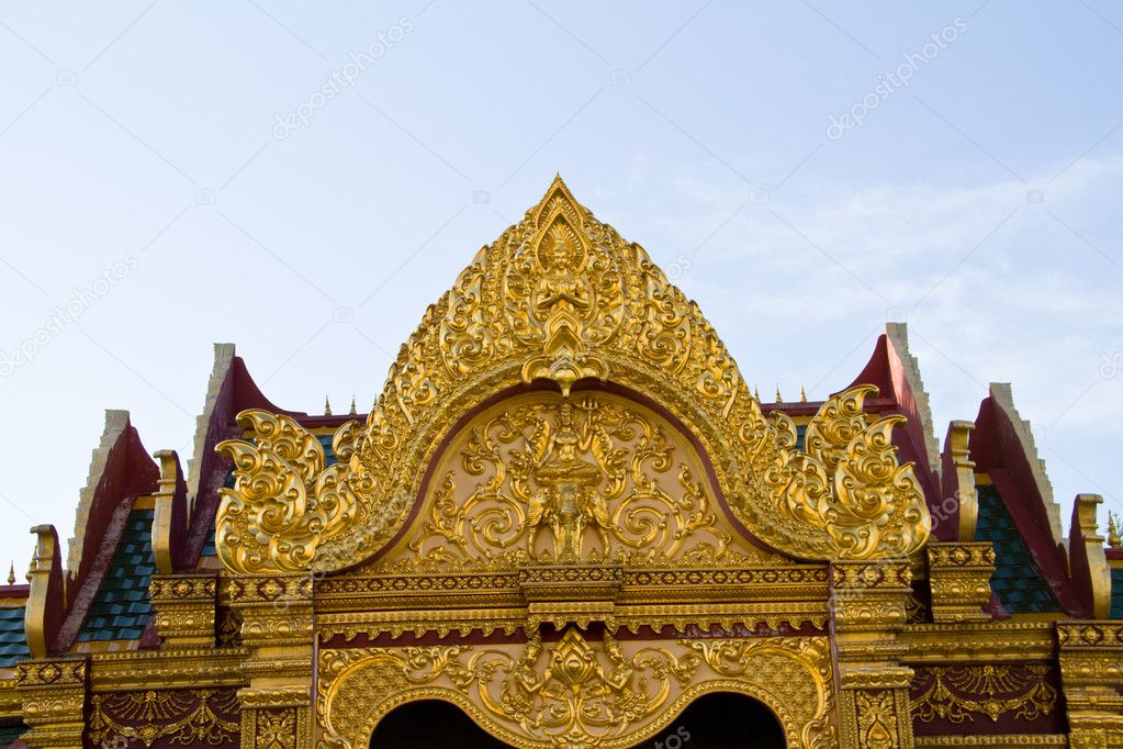 Maha Chedi Chaimongkol temple