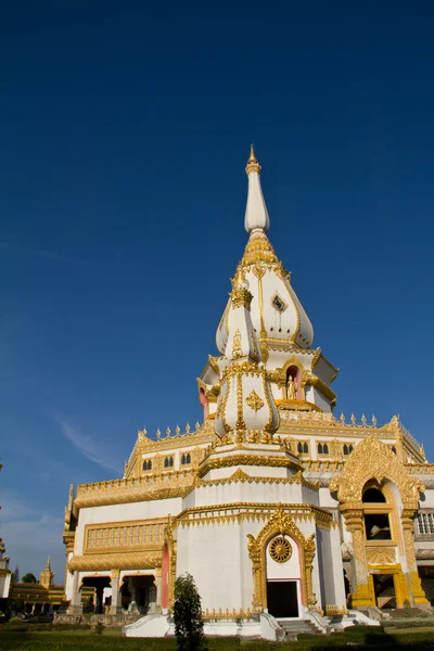 Thajské chrám, maha chedi chaimongkol v roi et provincie Thajska — Stock fotografie