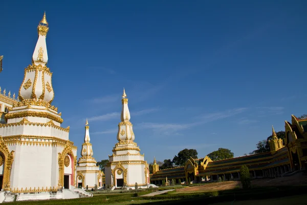 Thai temple, Maha Chedi Chaimongkol-ROI et tartomány Thaiföld — Stock Fotó