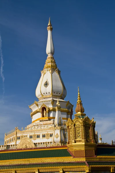 Templo tailandês, Maha Chedi Chaimongkol em Roi et Province Tailândia — Fotografia de Stock