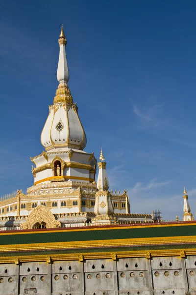 Tajski temple, maha chaimongkol chedi w roi et prowincji Tajlandii — Zdjęcie stockowe