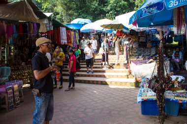 Tay tapınak merdiven, DOI suthep Tapınağı, chiangmai, Tayland Kuzey.