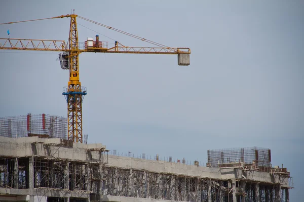 Kraan op bouwplaats — Stockfoto