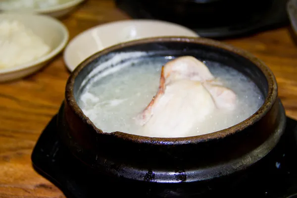 Żeń-szeń rosół. Korean food — Zdjęcie stockowe