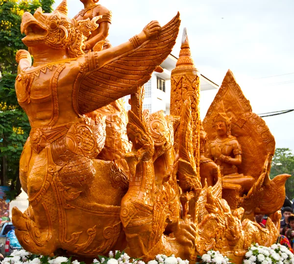 Las velas están talladas en cera, forma de arte tailandés de cera, UbonRatchathani, Tailandia —  Fotos de Stock