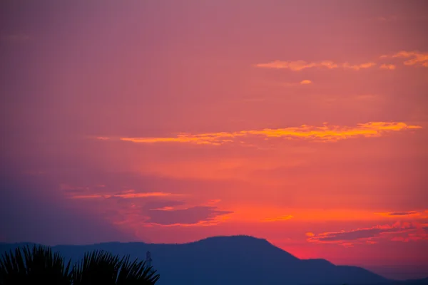 Montagnes au coucher du soleil — Photo