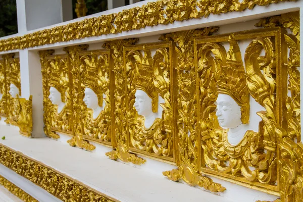 Giant hand to lift the base of the pagoda — Stock Photo, Image