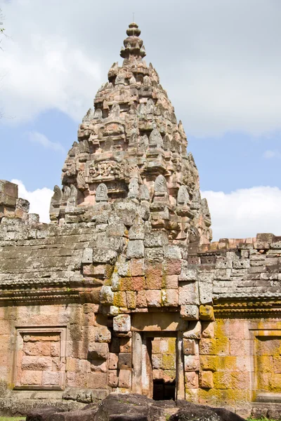 砂的石头城堡，phanomrung 在泰国武里喃府。古代高棉艺术的宗教建筑. — 图库照片