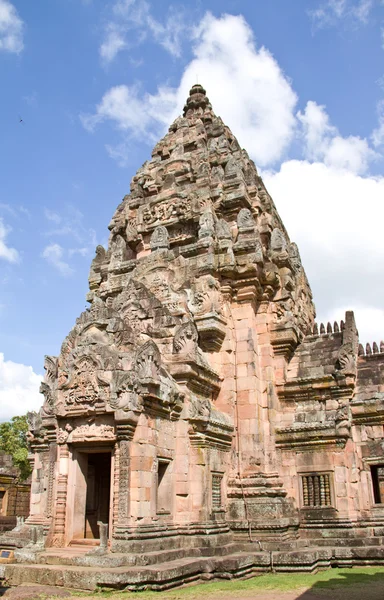 Sand stone castle, phanomrung in Buriram province, Thailand. Religious buildings constructed by the ancient Khmer art. — Stock Photo, Image