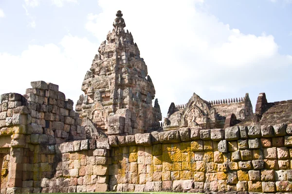 Sand stone castle, phanomrung in Buriram province, Thailand. Religious buildings constructed by the ancient Khmer art. — Stock Photo, Image