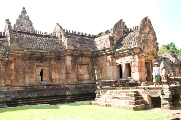 Sten sandslott, phanomrung i buriram provinsen, thailand. religiösa byggnader uppförda av antika khmer konst. — Stockfoto