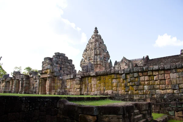 Sand stone castle, phanomrung in Buriram province, Thailand. Religious buildings constructed by the ancient Khmer art. — Stock Photo, Image