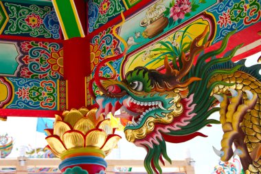 Çin tarzı ejderha heykeli