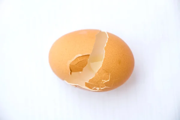 Разбитое яйцо — стоковое фото