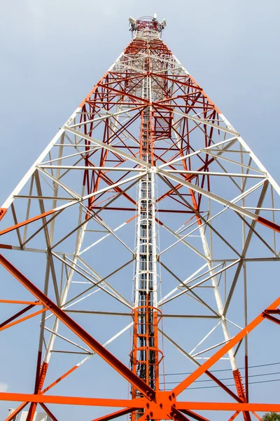 Telekomünikasyon mast — Stok fotoğraf