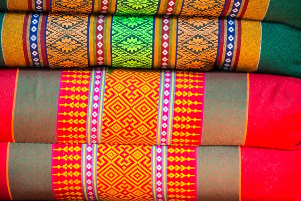 다채로운 가까이 태국 스타일에서 베개 디자인까지. — 스톡 사진