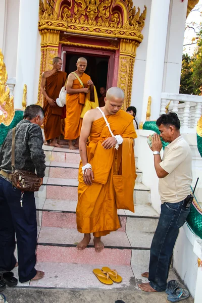 Ceremonia de ordenación budista reciente — Foto de Stock