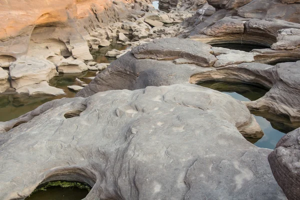 Stone at Sam-Pan-Bok Grand Canyon, Amazing of rock in Mekong river — Stock Photo, Image