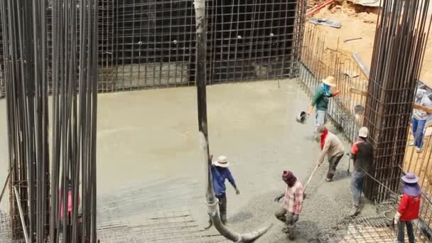 Dökülen beton zemin — Stok video