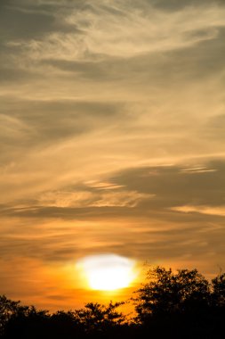 Günbatımı ile bulut