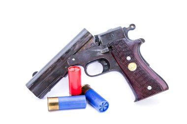 kısa shotgun kabuk ile