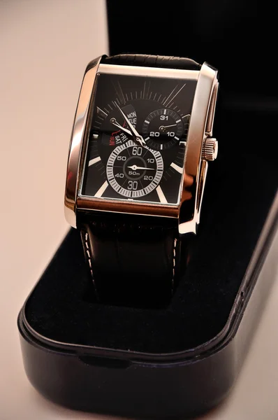 kutusunda luxsury erkek kol saati