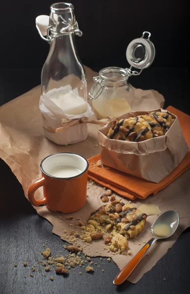 Peanut cookies with cup of milk — Stock Photo, Image