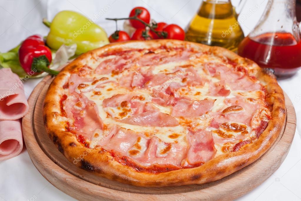 Pizza Prosciutto Stock Photo by ©danmir12 15420641
