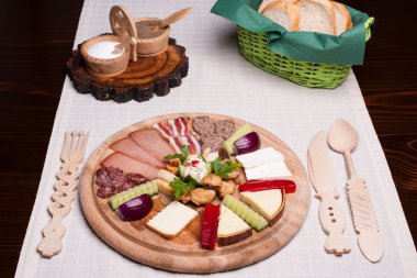 kahvaltı et ve peynir ile