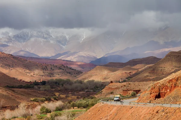 Dia nublado em Atlas Mountains, Marrocos, África — Fotografia de Stock