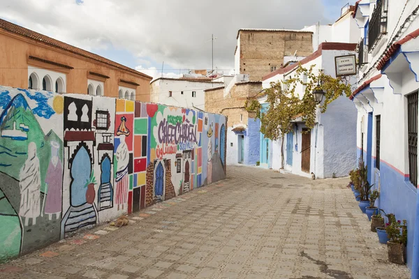 Calle en medina de ciudad azul Chefchaouen, Marruecos —  Fotos de Stock