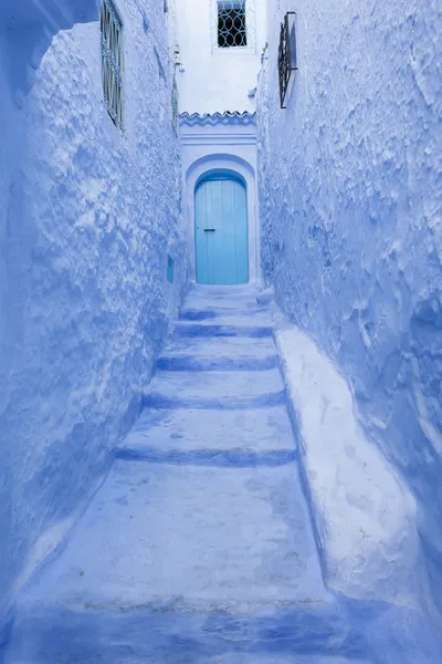 Вулиця в Медіні синій місто chefchaouen, Марокко — стокове фото