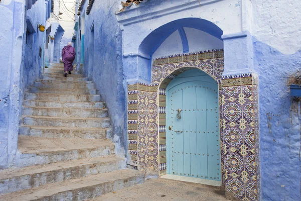 Street in medina of blue town Chefchaouen, Morocco — Stock Photo, Image