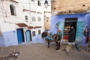 Chefchaouen, morocco, 20 Kasım: suppllying depolar kenti