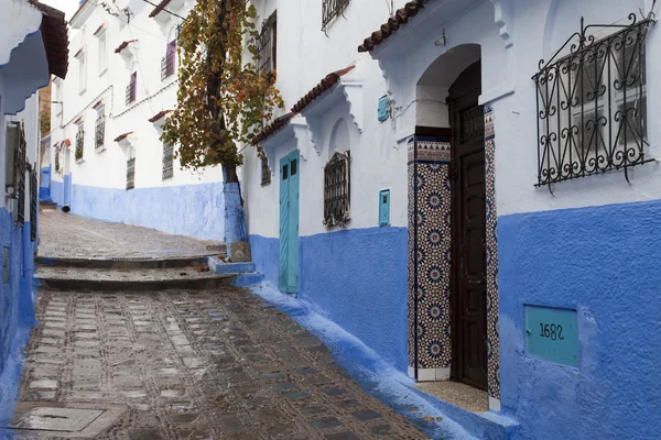 Rue en médina de ville bleue Chefchaouen, Maroc — Photo