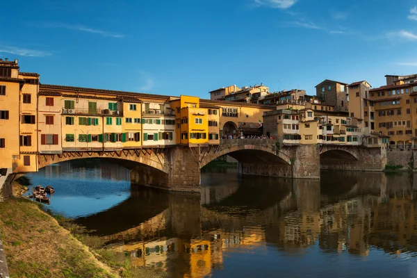 Ponte Vecchio over Arno River, Florence, Italy, Europe — Stock Photo, Image