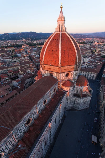 두오모와 이탈리아 tusca 피렌체 타운의 보기 — 스톡 사진