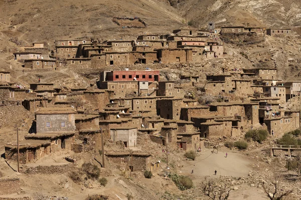 传统的村庄在阿特拉斯山脉 — 图库照片
