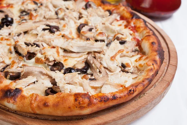 Meat chicken and mushrooms pizza — Stock Photo, Image