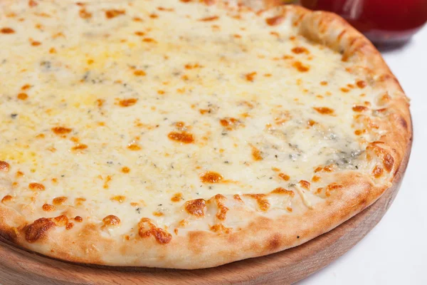 Pizza Quattro Formaggi — Stock Photo, Image