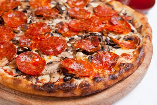 Pizza Salamy — Stock fotografie
