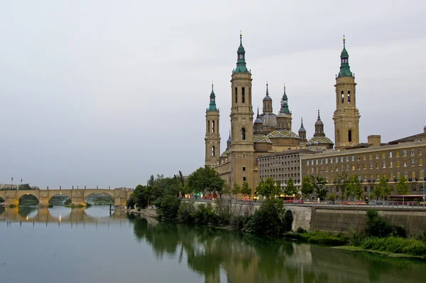 Pilar Basilika in der Abenddämmerung — Stockfoto