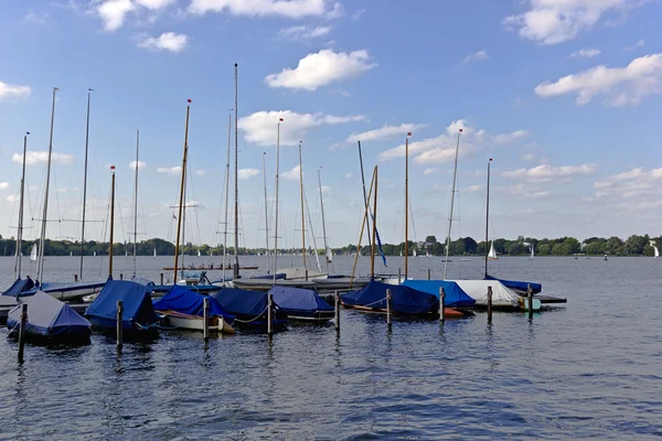 Molo w jezioro alster — Zdjęcie stockowe